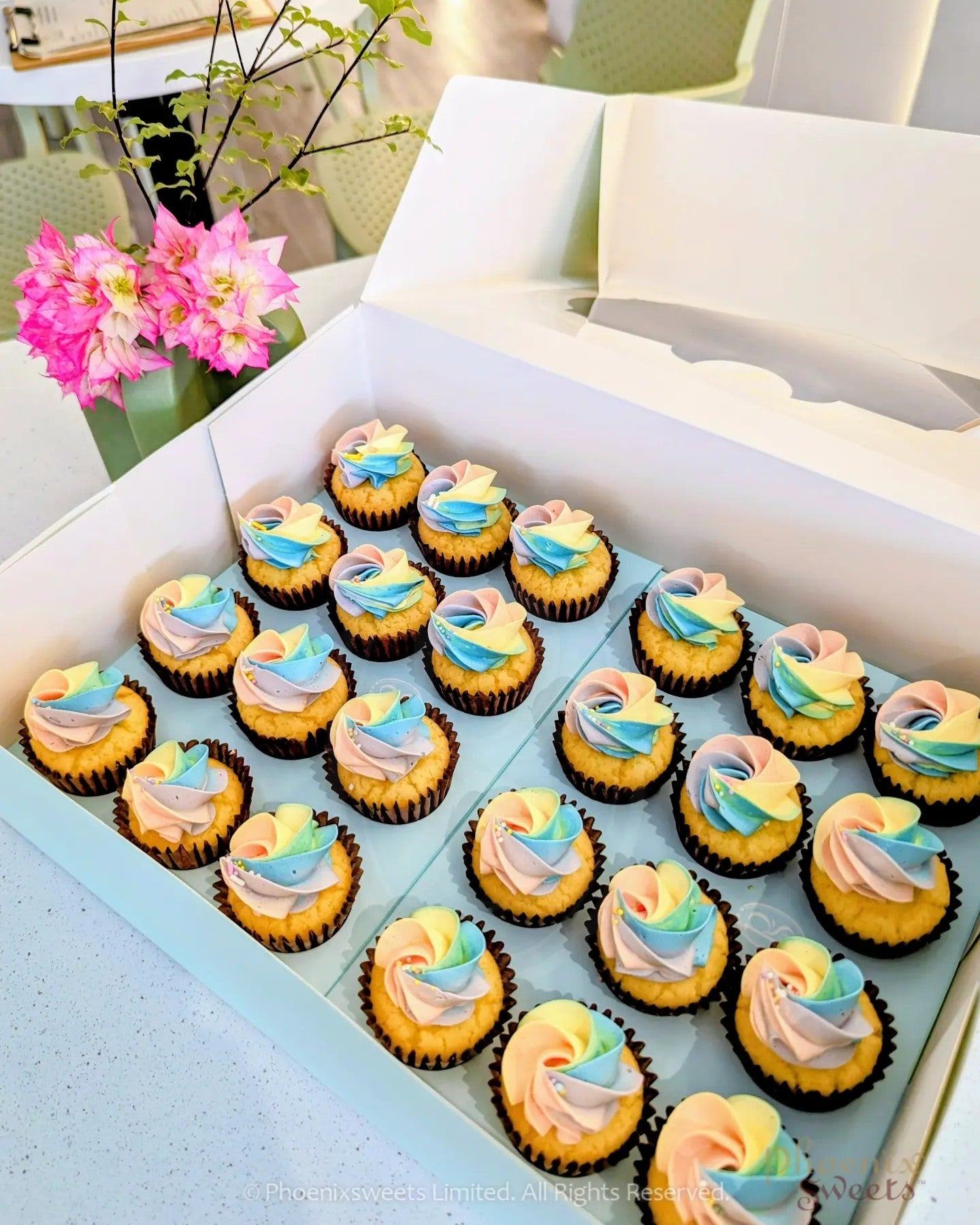 Gourmet Mini Cupcake (12pc or 24pc Set)