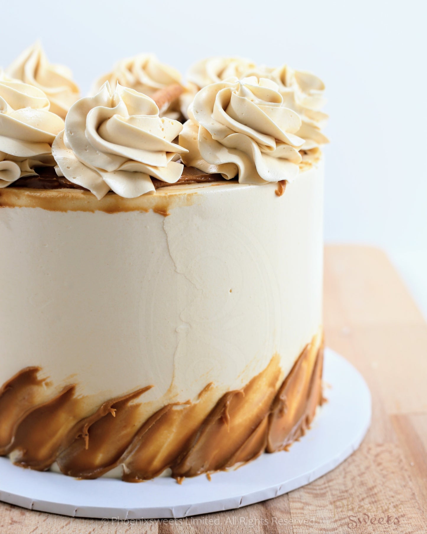 Butter Cream Cake - Lotus Biscoff Cake