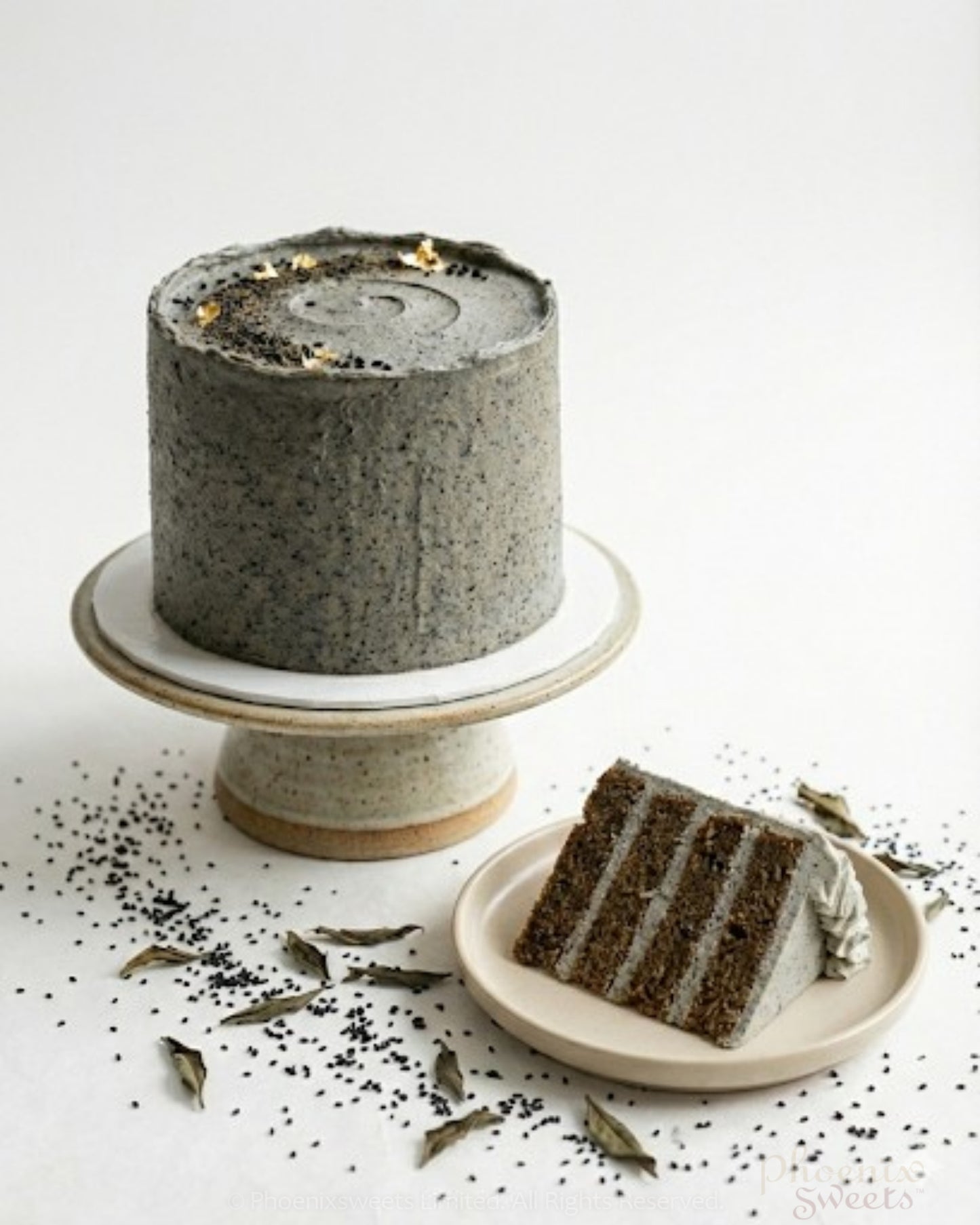 Butter Cream Cake - Hojicha and Black Sesame Cake