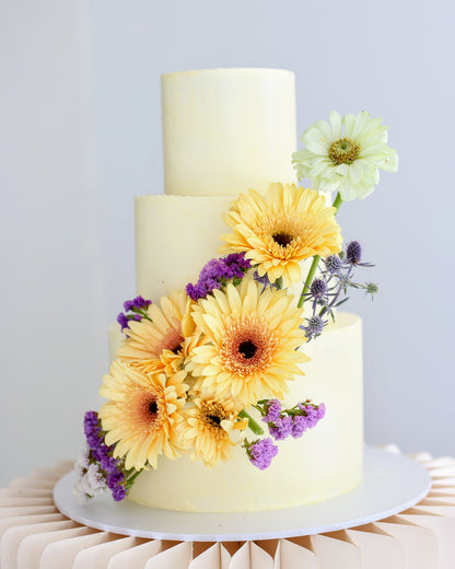 Butter Cream Cake - Fresh Flower Decorated Wedding Cake
